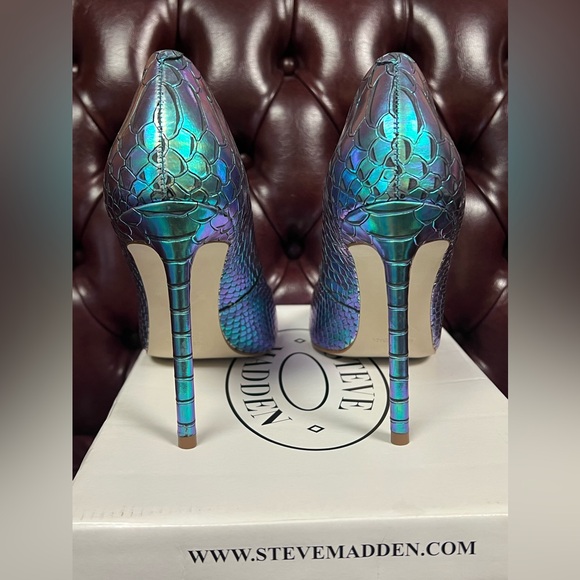 Steve Madden Turquoise Snake Print - Mermaid Heels - Picture 2 of 8